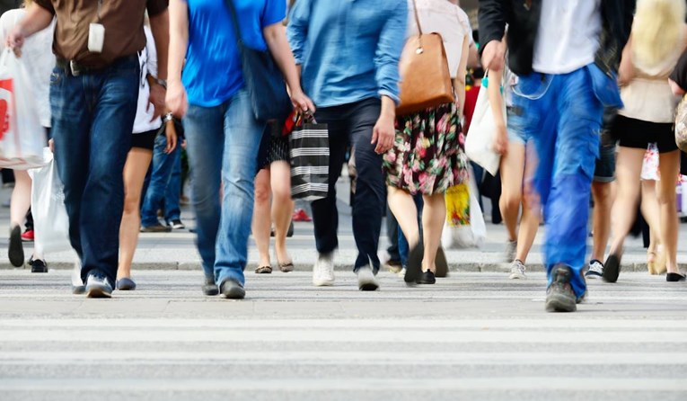 Studija pokazala: Ako sporo hodate u srednjoj životnoj dobi, brže ćete ostariti